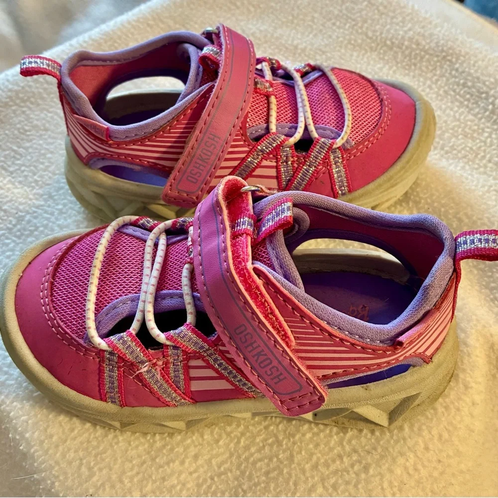 OshKosh B'gosh Toddler Girls Size 8 Sneaker Sandals-Gently Used Summer Playtime